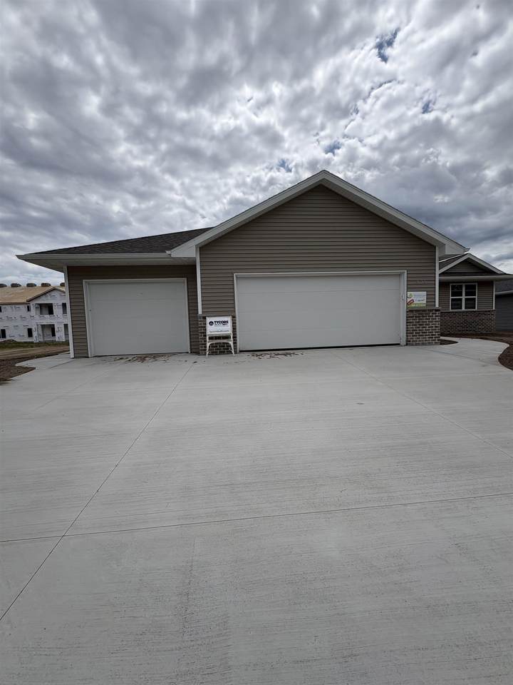 921 Constellation Way - Photo 1