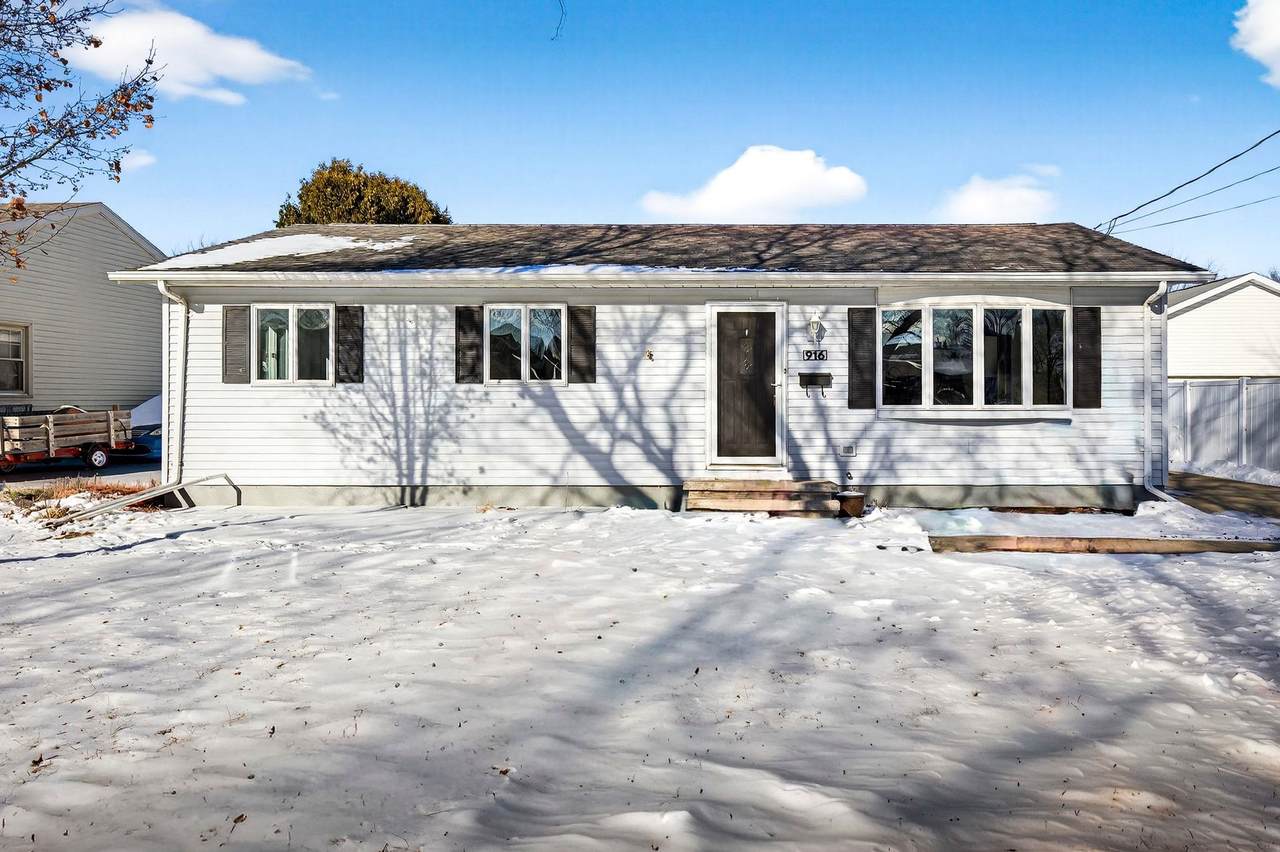 916 Charles Street - Photo 1