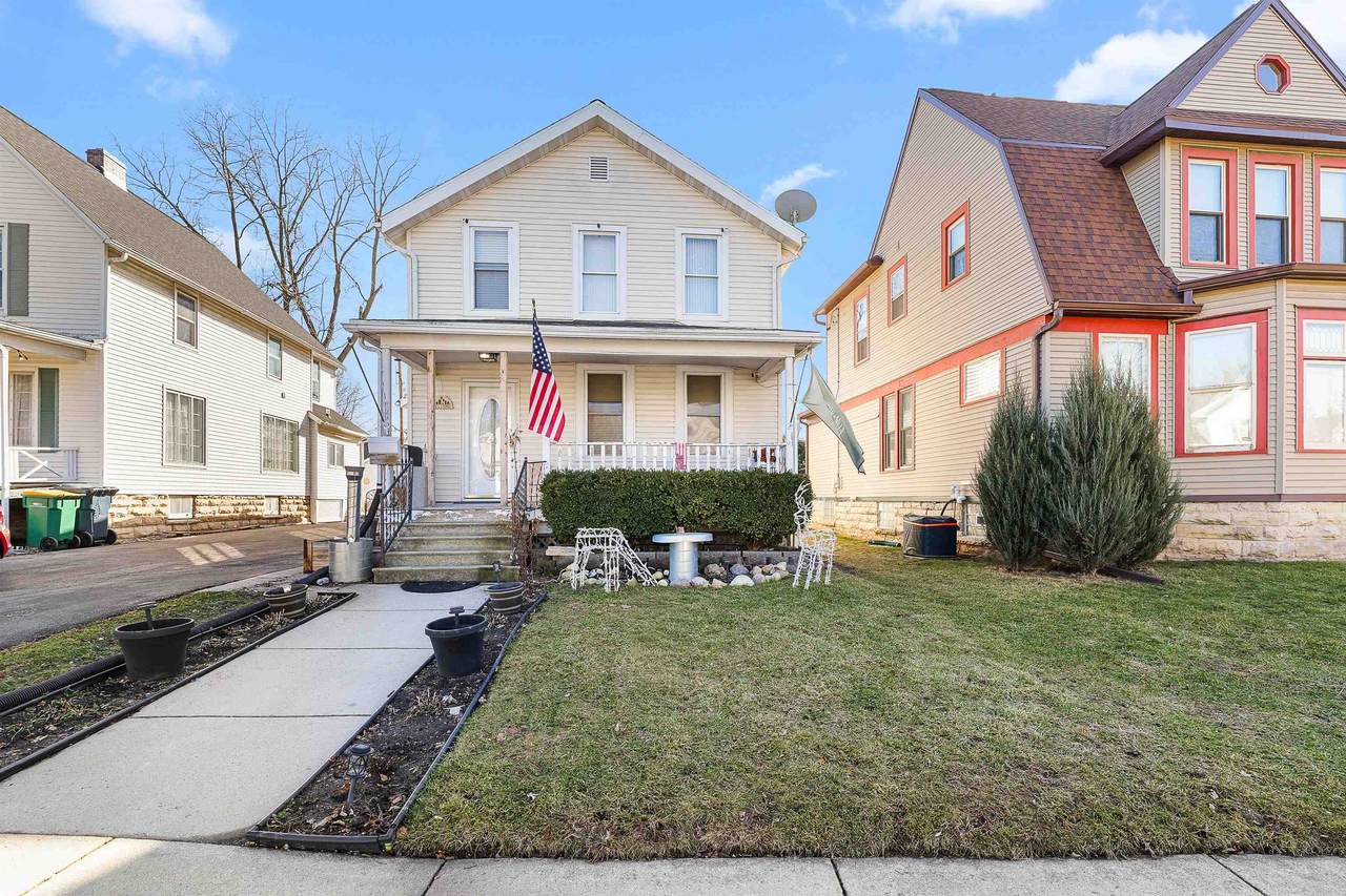 276 4TH Street - Photo 1