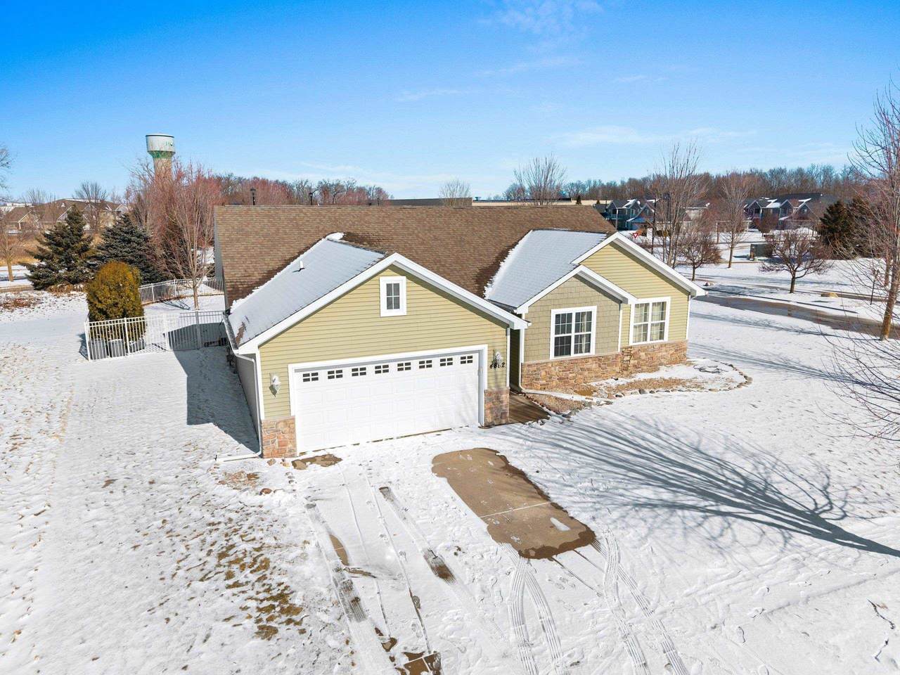 4882 Isabella Circle - Photo 1