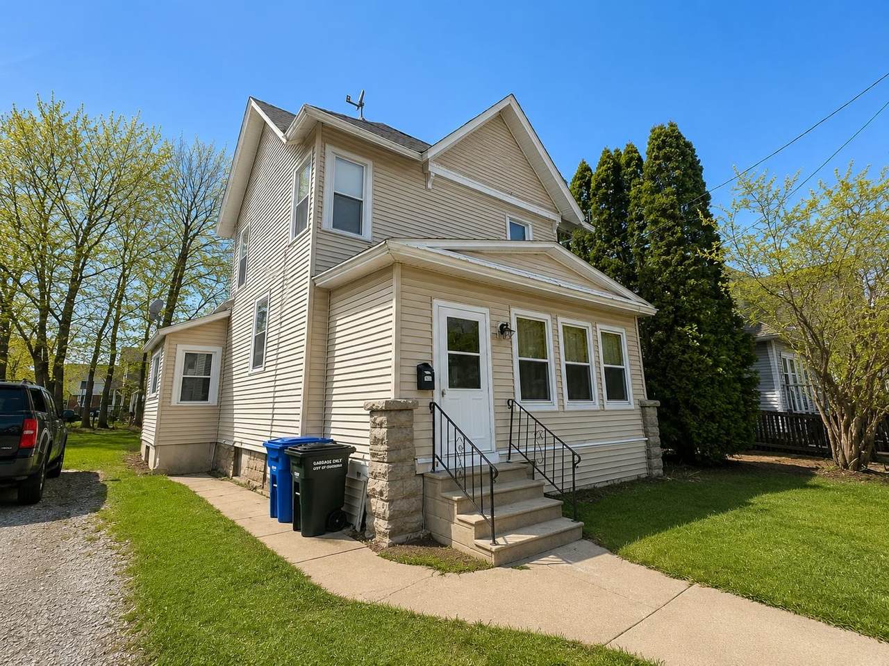 557 Mt Vernon Street - Photo 1