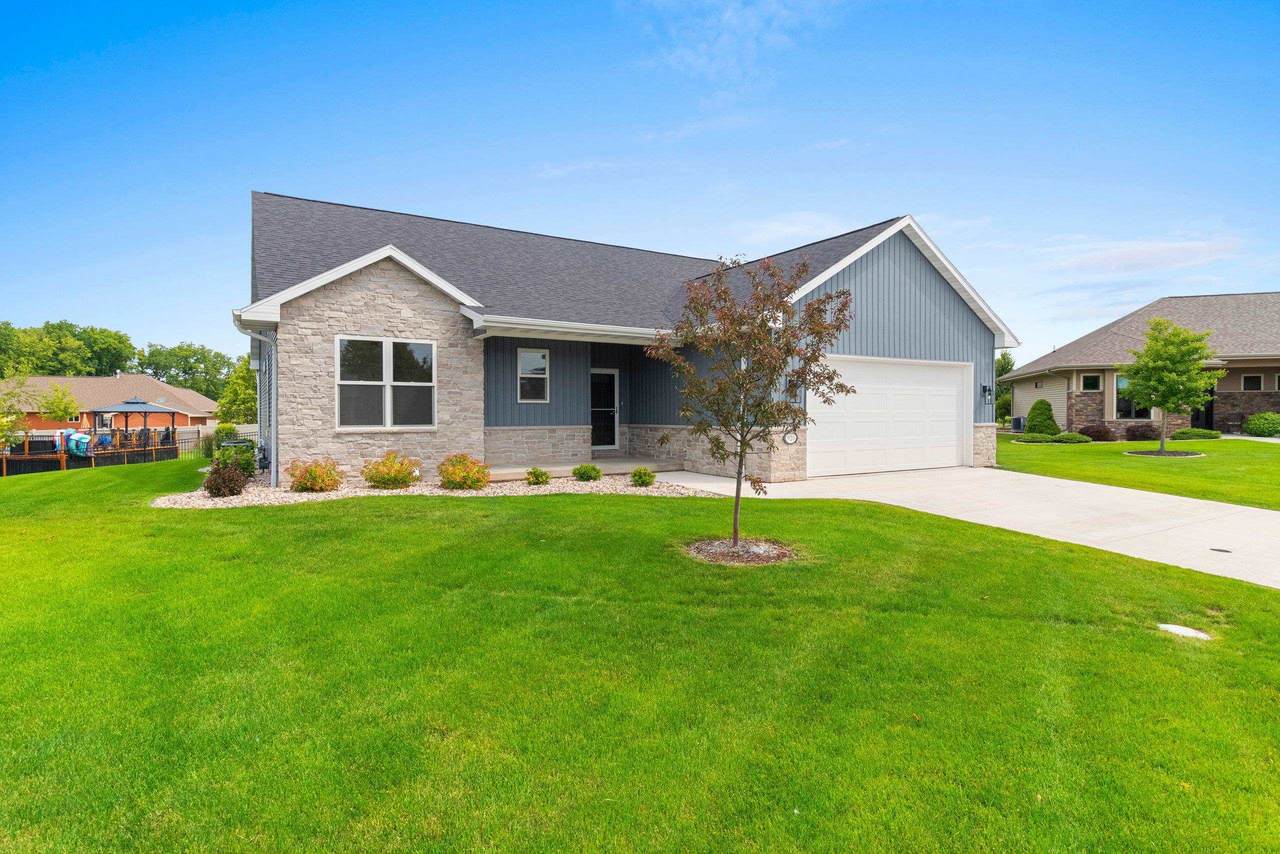 920 Clover Court - Photo 1