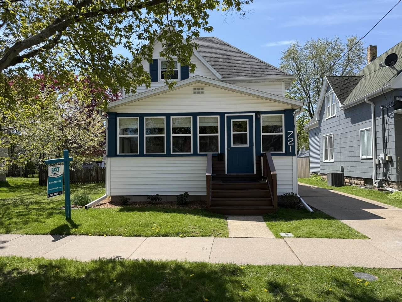 721 Commercial Street - Photo 1