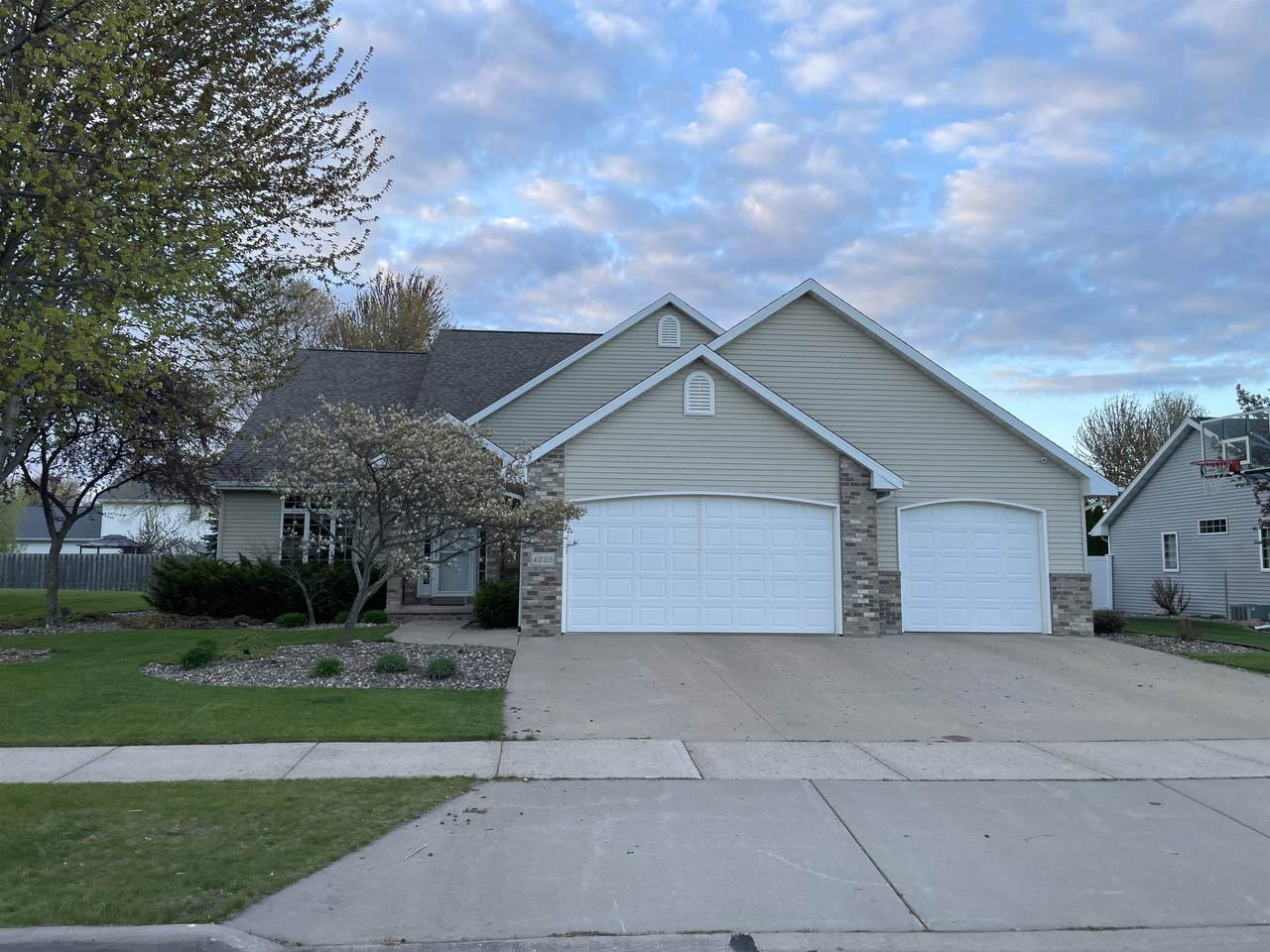 4226 Appleseed Drive - Photo 1