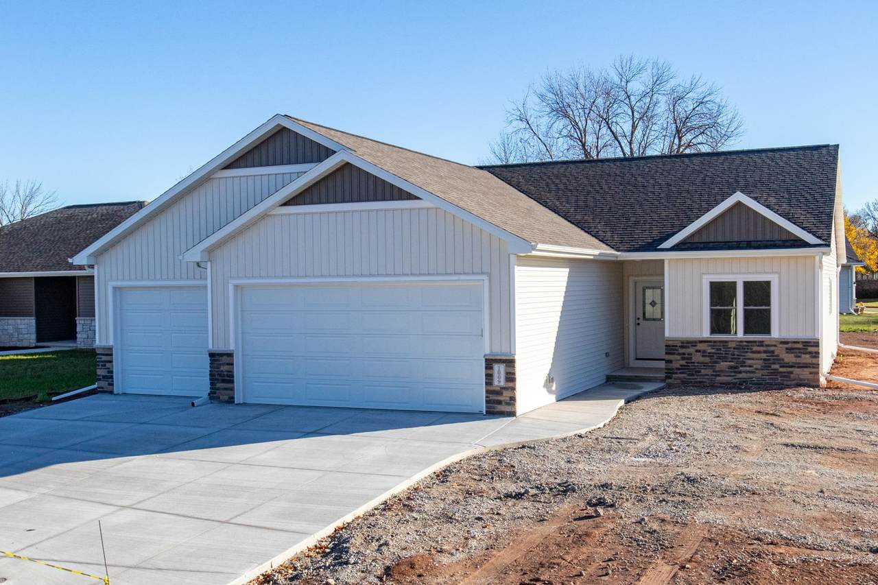 1009 Lotus Trail - Photo 1