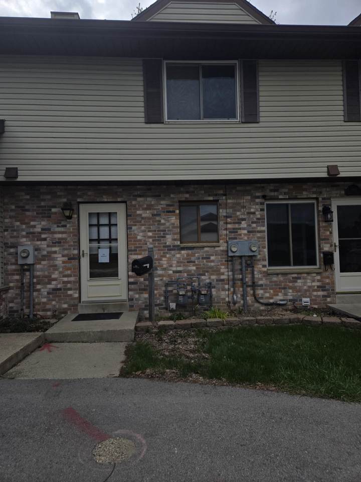 890 Bishop Court - Photo 1
