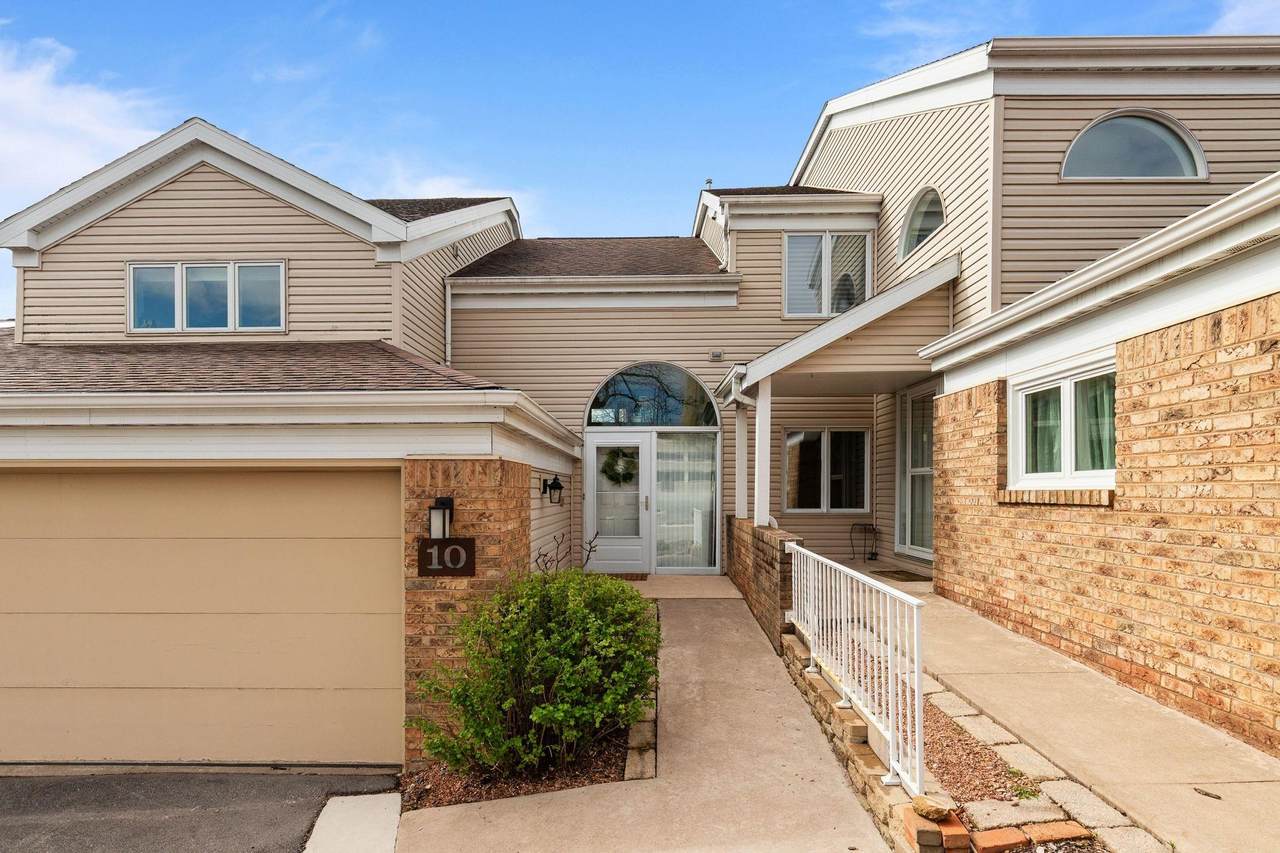 10 Lawrence Court - Photo 1