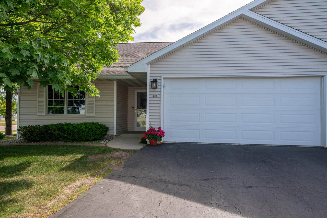 485 Packer Avenue - Photo 1