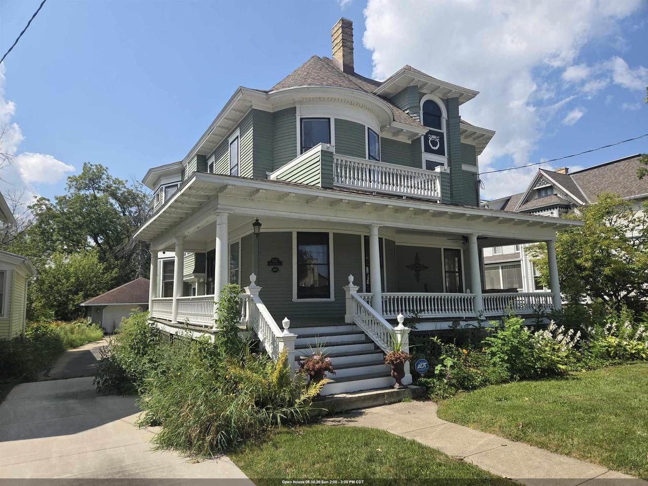1133 Algoma Boulevard - Photo 1