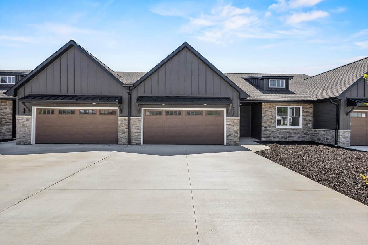 3385 Shawano Avenue - Photo 1