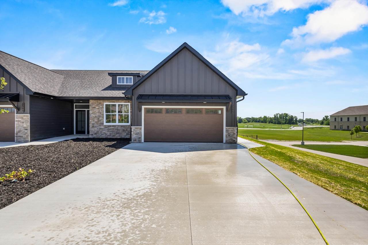 3395 Shawano Avenue - Photo 1