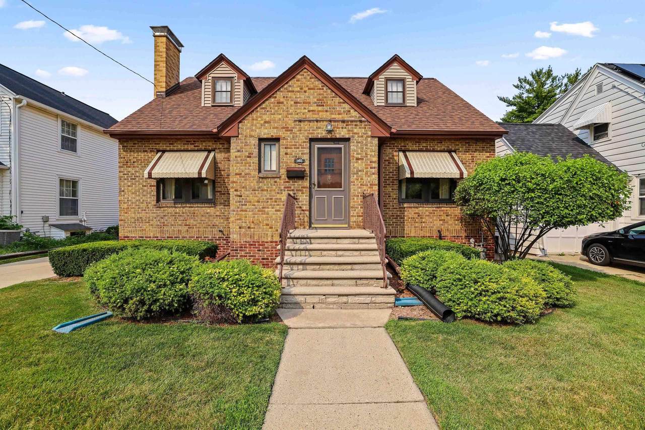 1146 Dousman Street - Photo 1
