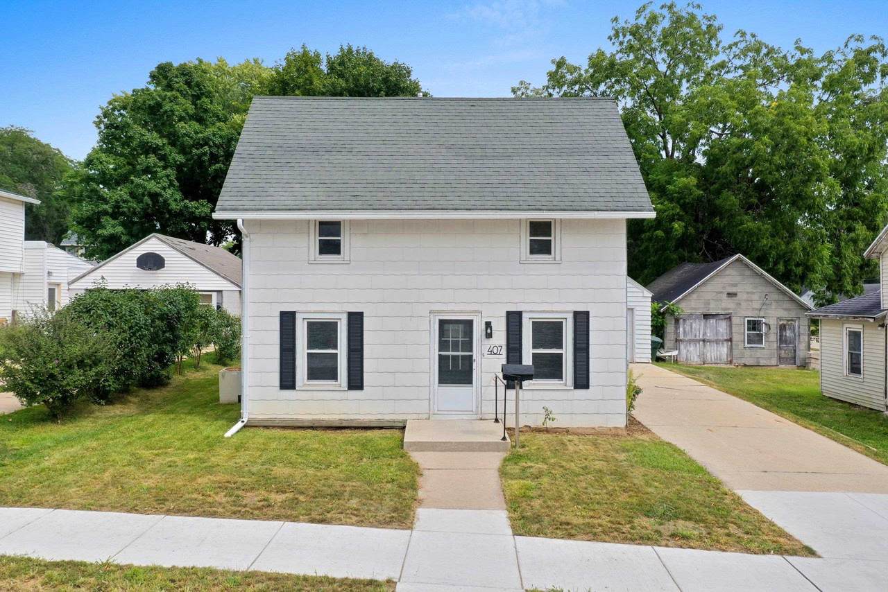407 Hamburg Street - Photo 1