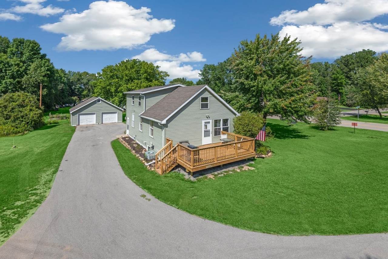 1357 Cross Road - Photo 1