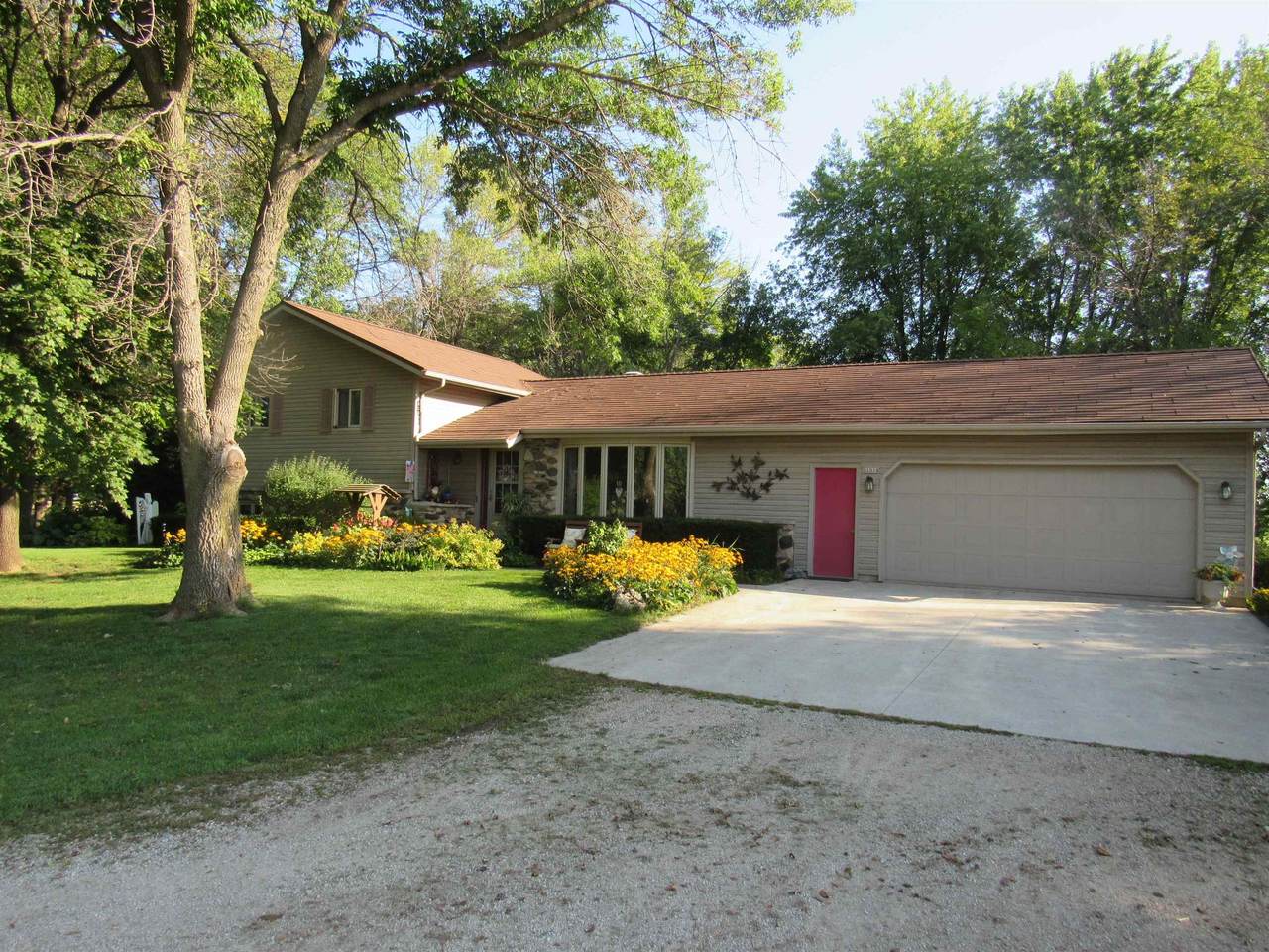 N2018 Lakeshore Drive - Photo 1