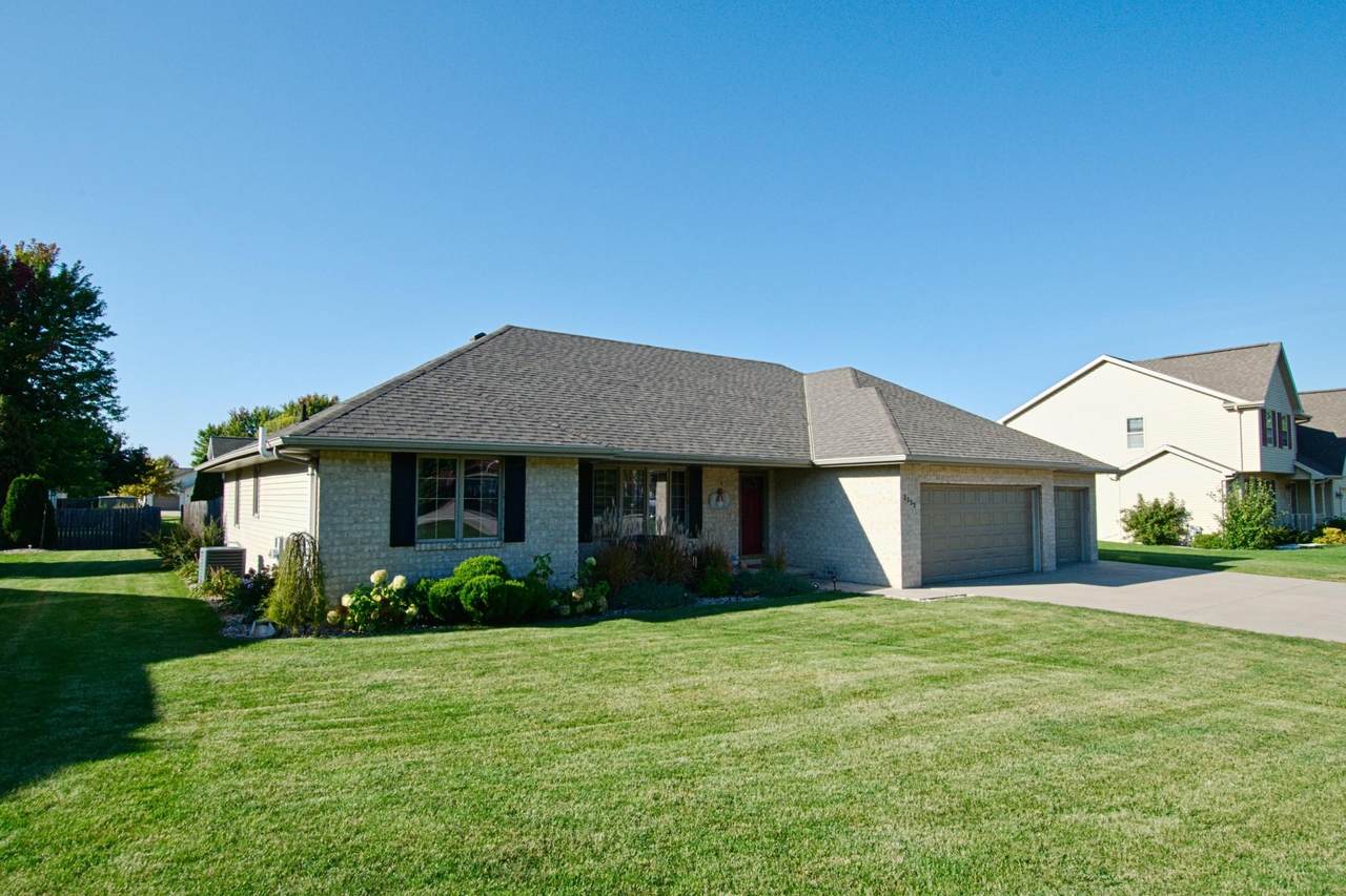 2352 Lost Dauphin Road - Photo 1