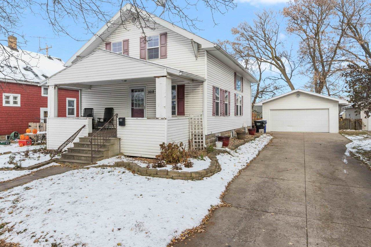 1618 Lawrence Street - Photo 1