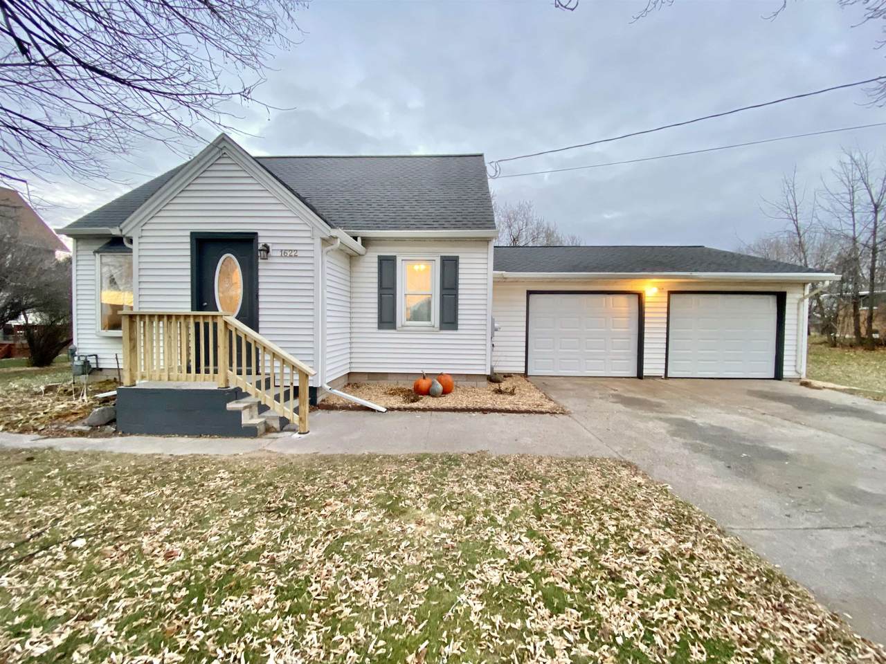 1622 Main Street - Photo 1