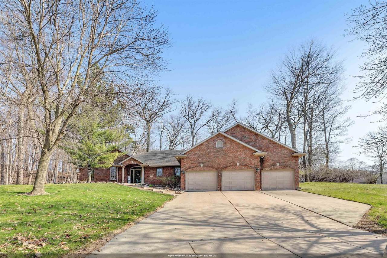 2454 Wood Oaks Circle - Photo 1