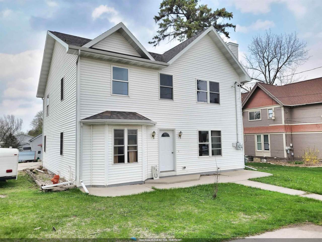 108 Wisconsin Street - Photo 1