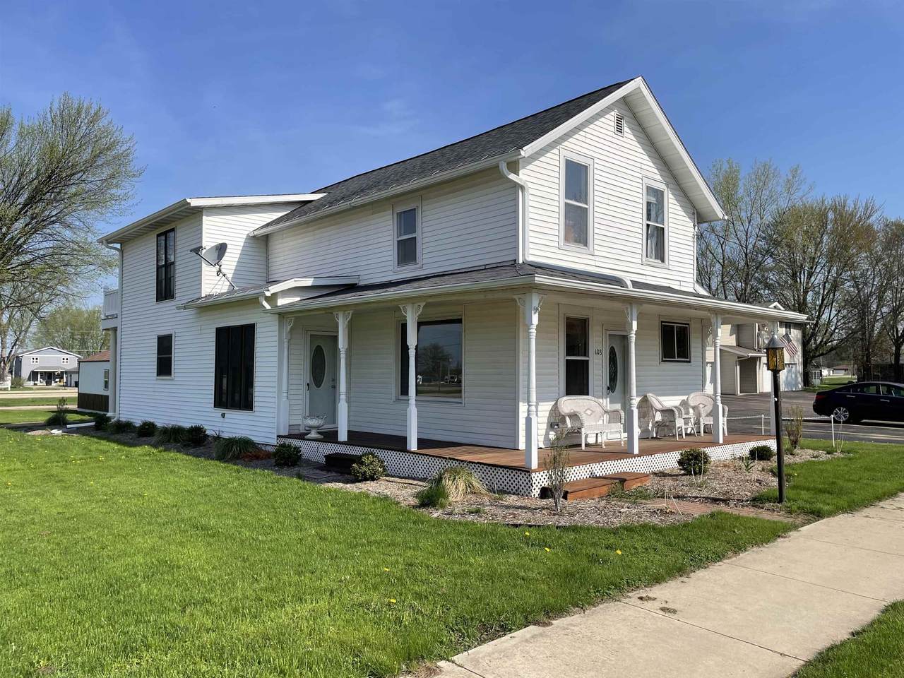 103 Warrington Avenue - Photo 1