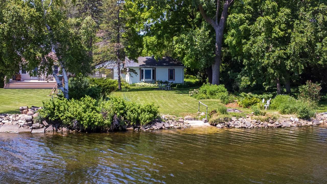 2956 Shorewood Drive - Photo 1