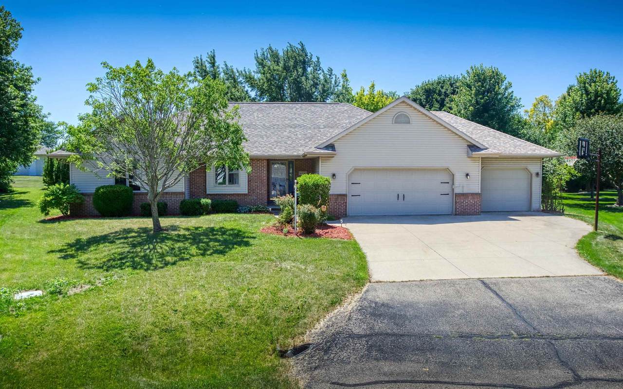 W2547 Brookmeadow Court - Photo 1