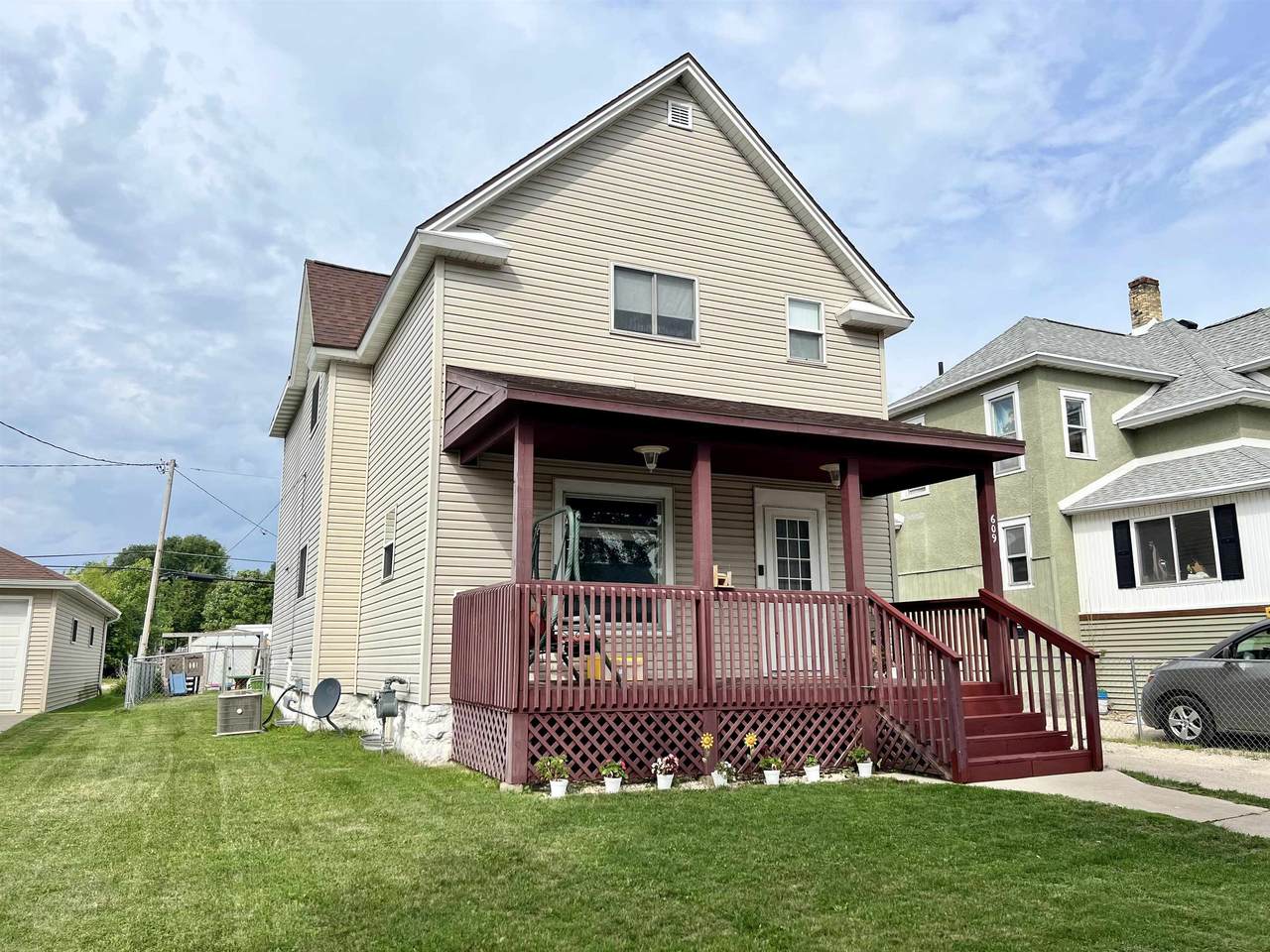 609 Michigan Avenue - Photo 1