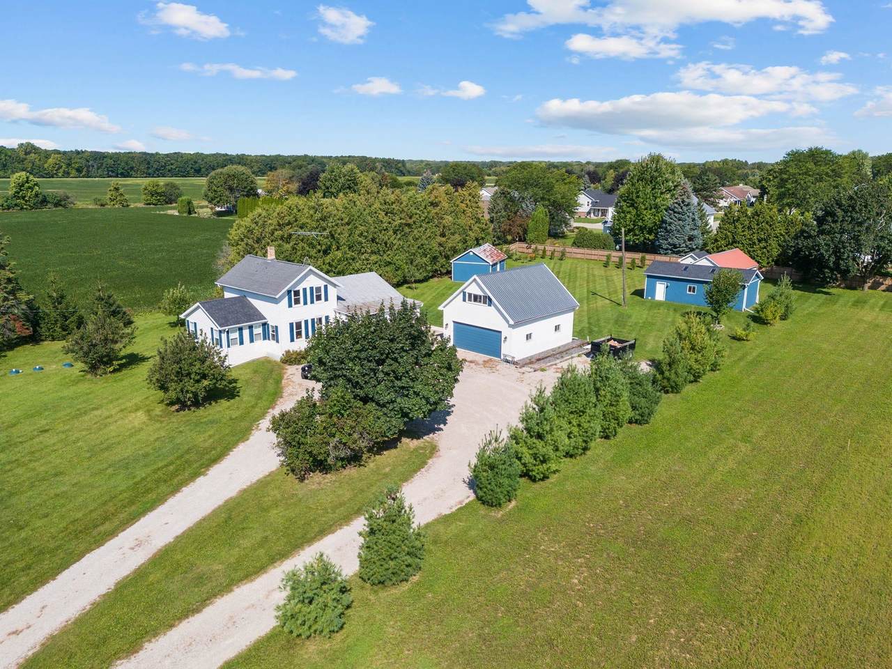 1495 Breezewood Lane - Photo 1