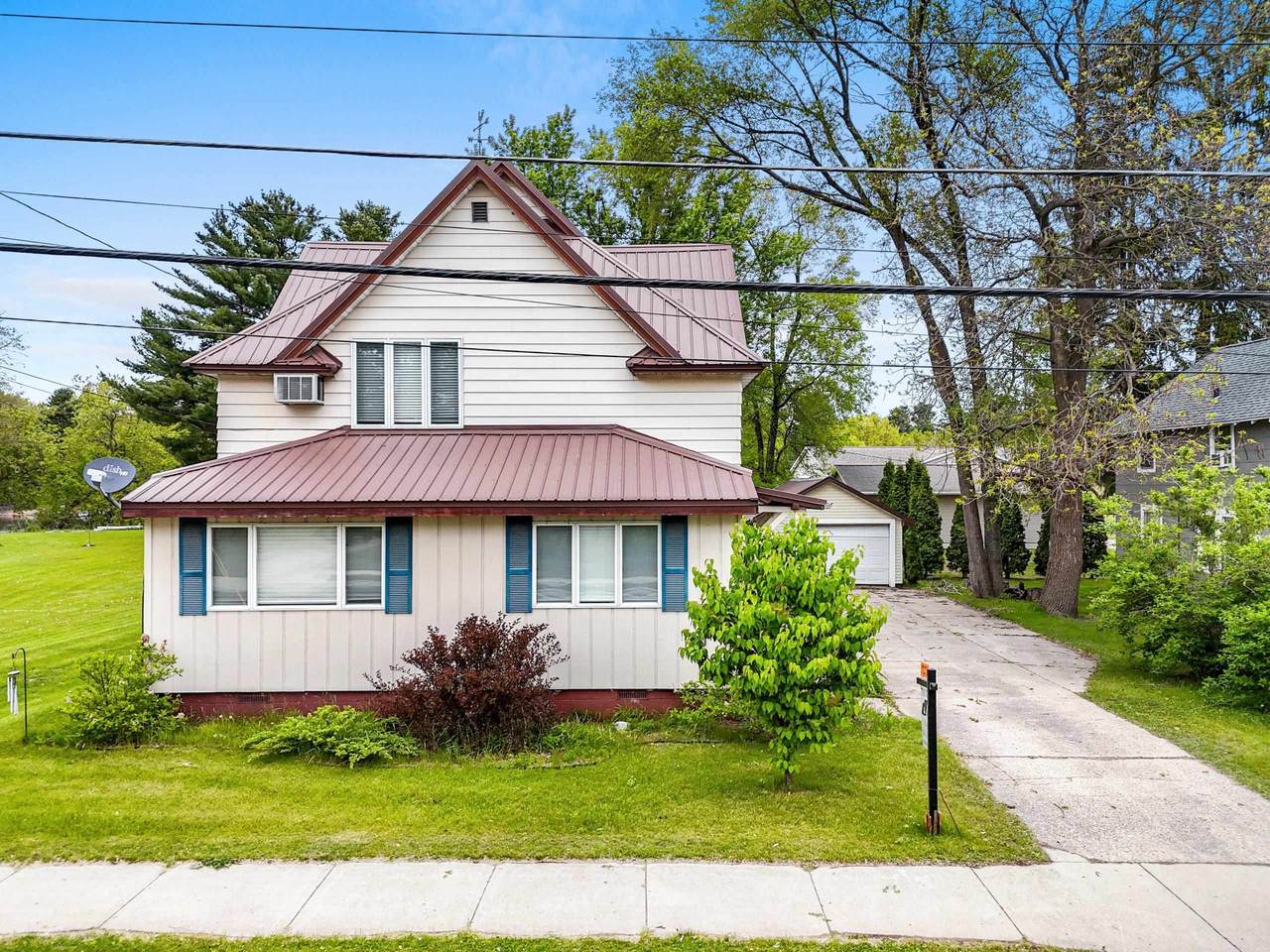 511 5TH Street - Photo 1