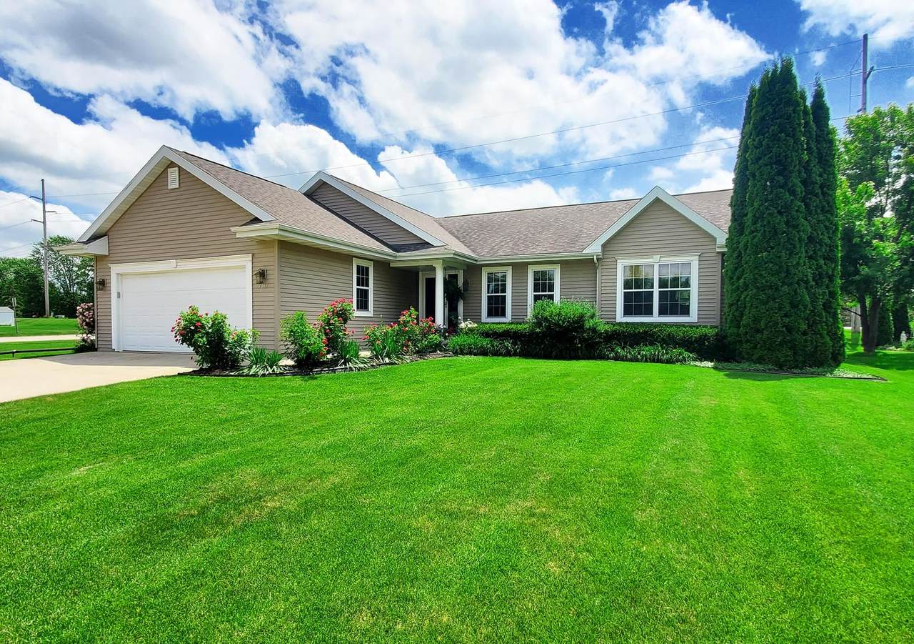 1542 Primrose Lane - Photo 1