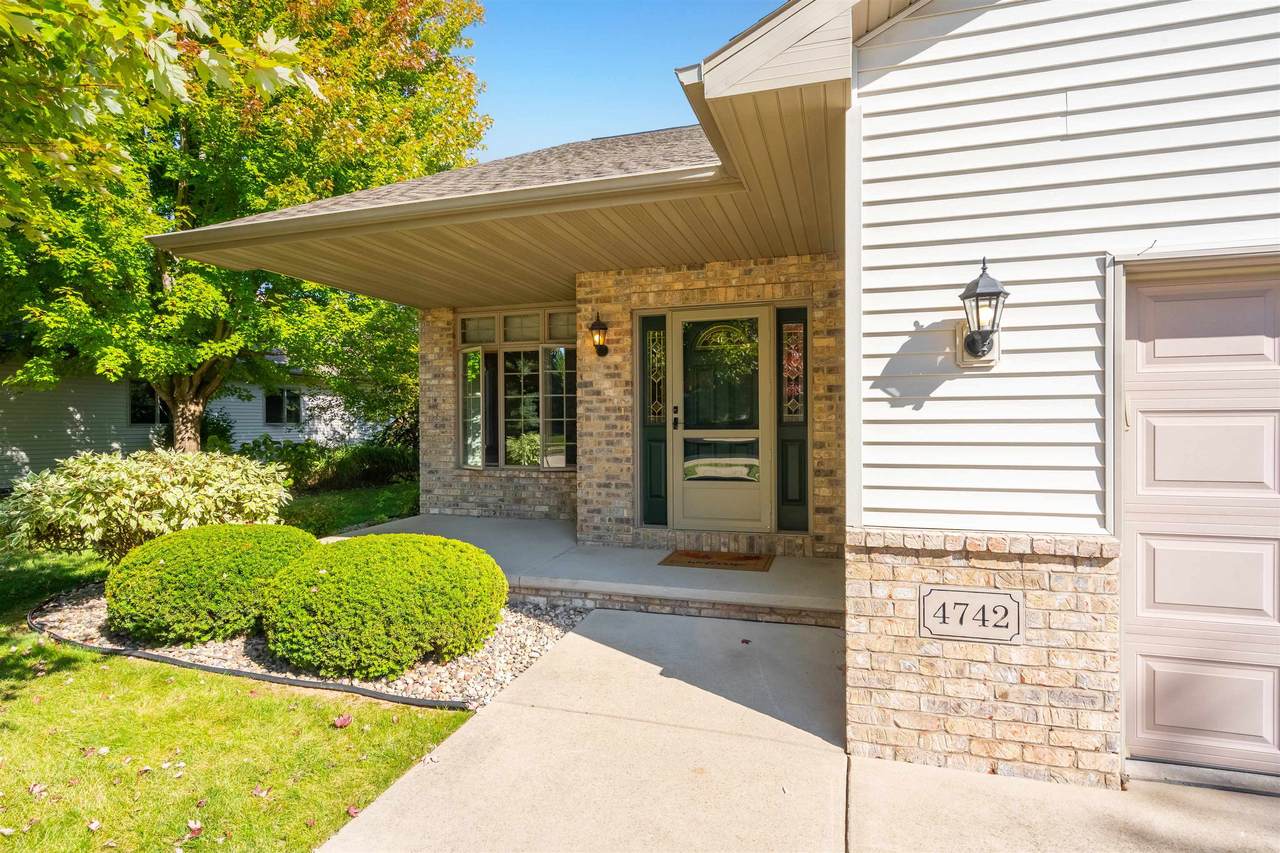 4742 Providence Avenue - Photo 1