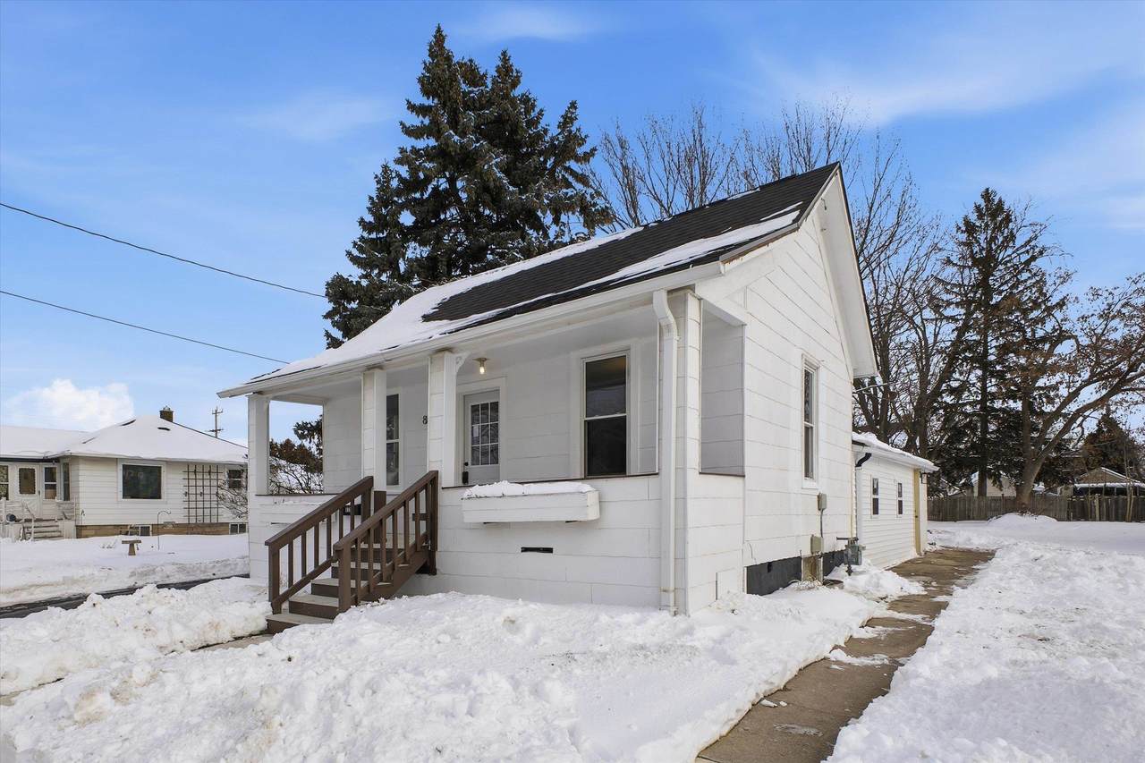 839 Racine Street - Photo 1