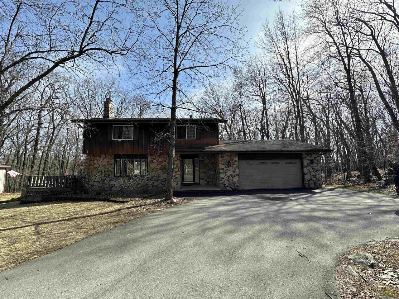 E2315 Woodridge Drive - Photo 1