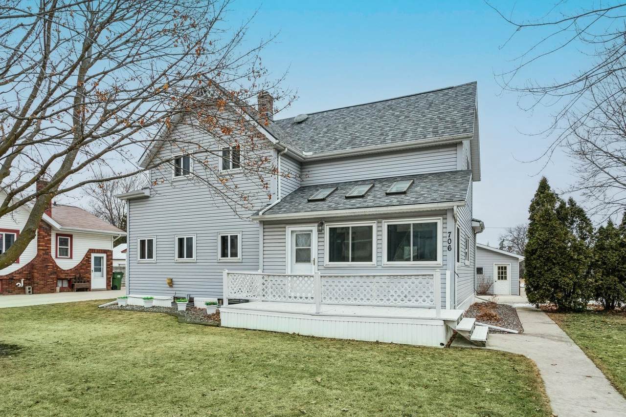 706 Manitowoc Street - Photo 1