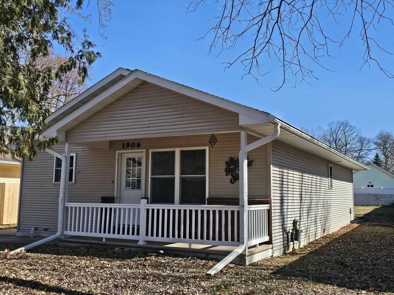 1906 Mitchell Street - Photo 1