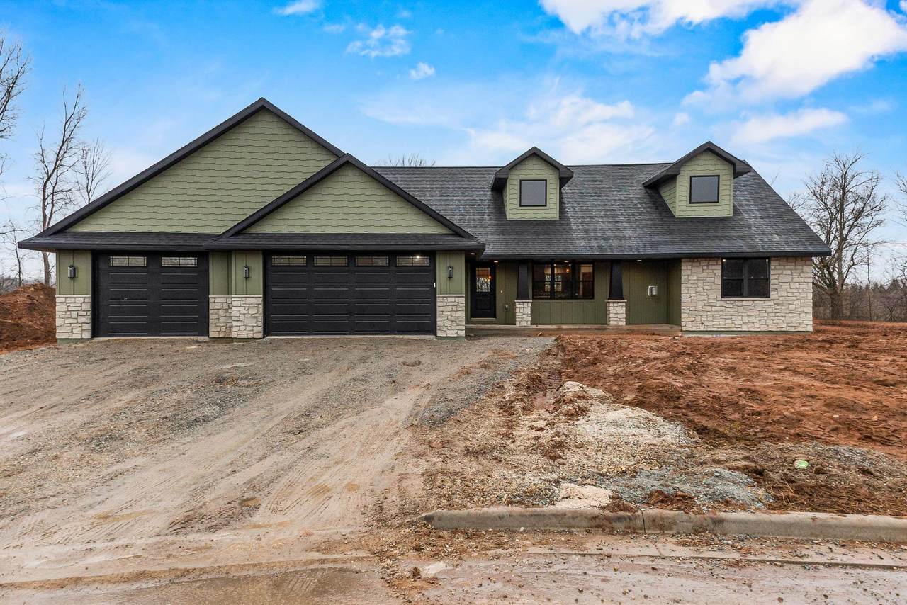 2984 Creekwood Drive - Photo 1