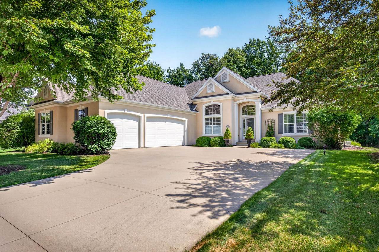 1568 Kingswood Drive - Photo 1