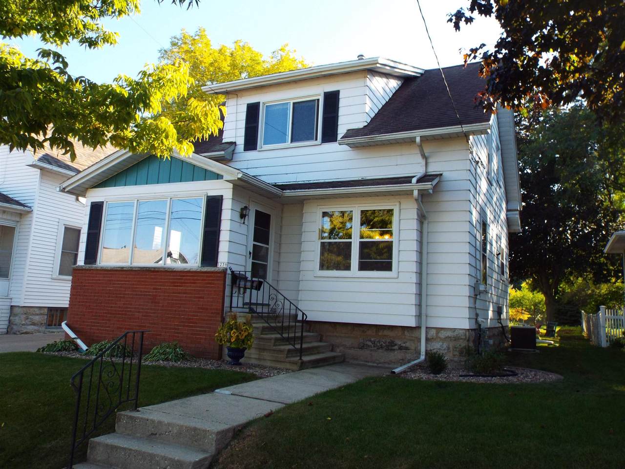 1239 Harney Avenue - Photo 1