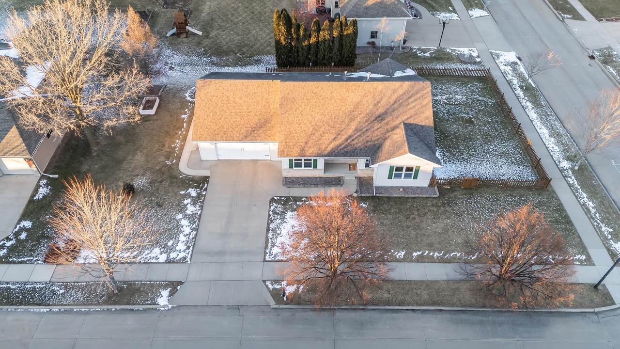 3200 Mockingbird Way - Photo 1