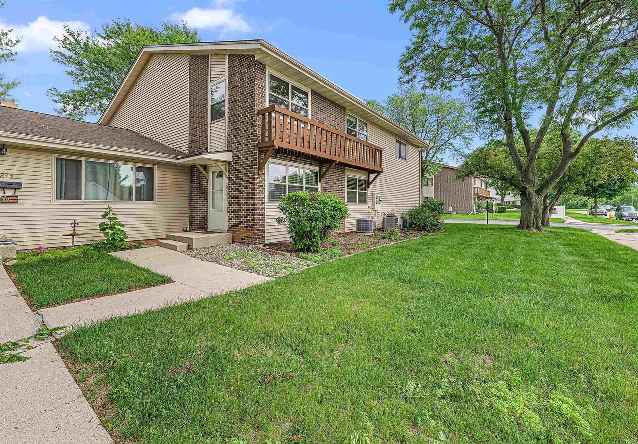 241 Bayberry Lane - Photo 1