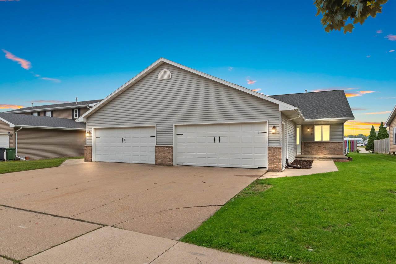 513 Stone Gate Drive - Photo 1
