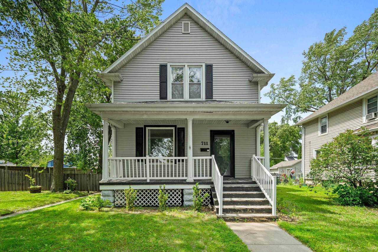 711 Lincoln Street - Photo 1