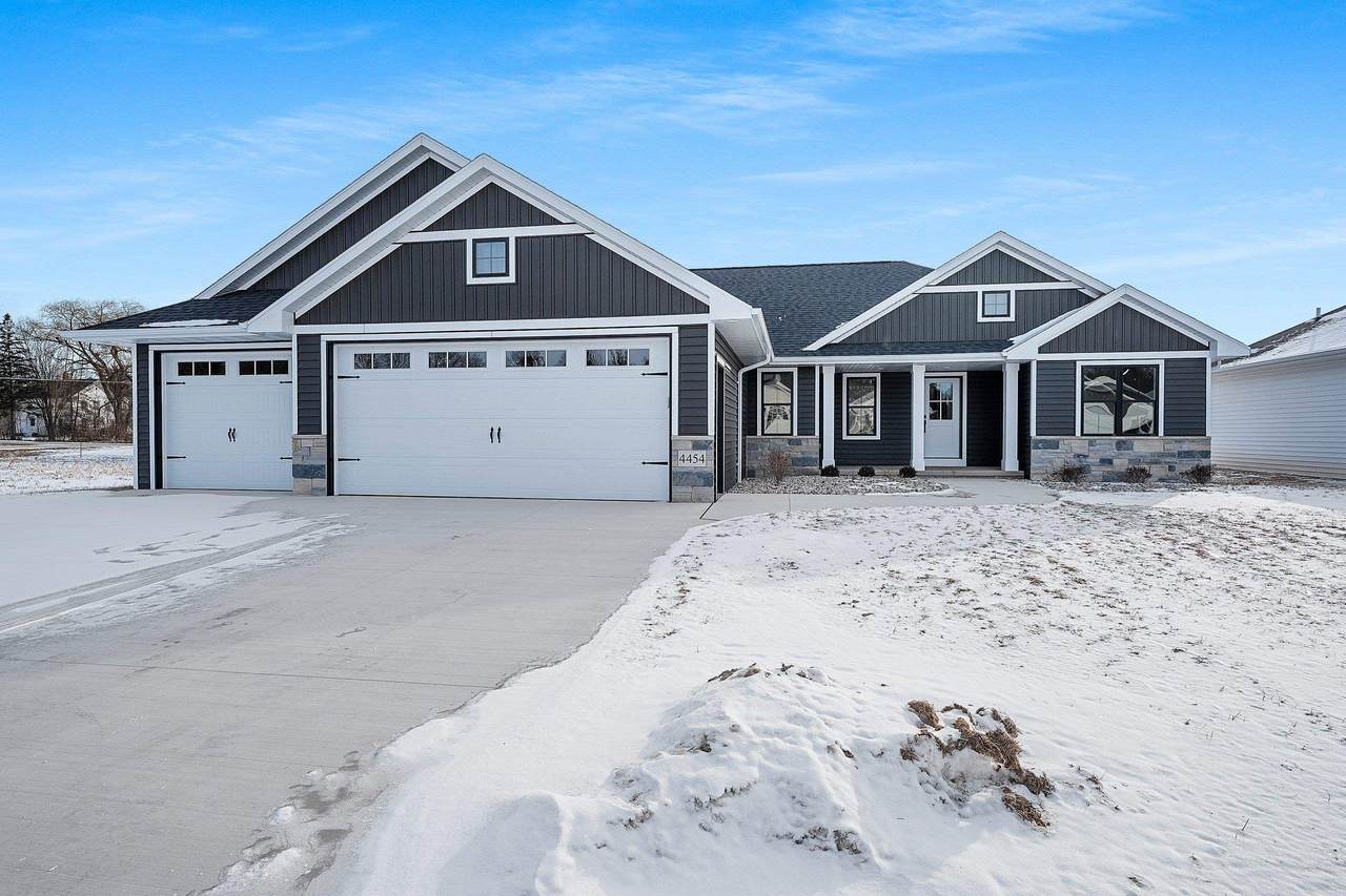 4454 Nature Ridge - Photo 1