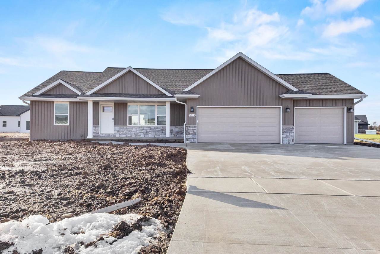 3019 Woodward Way - Photo 1