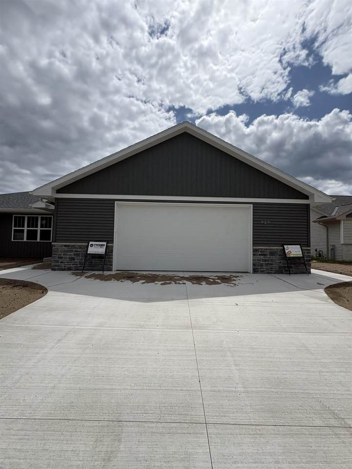 929 Constellation Way - Photo 1