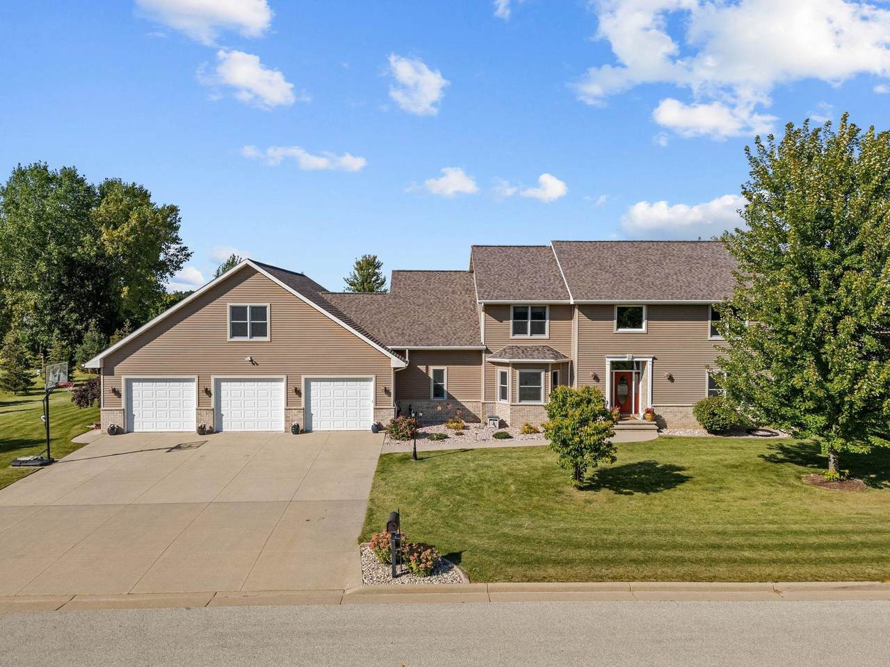 W5071 Cherrywood Court - Photo 1