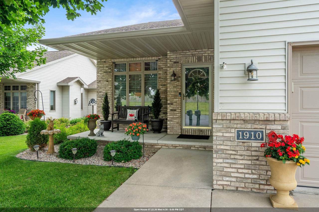1910 Sylvan Avenue - Photo 1