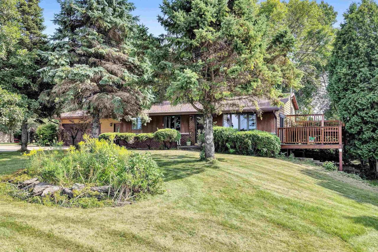 885 Edgewood Drive - Photo 1