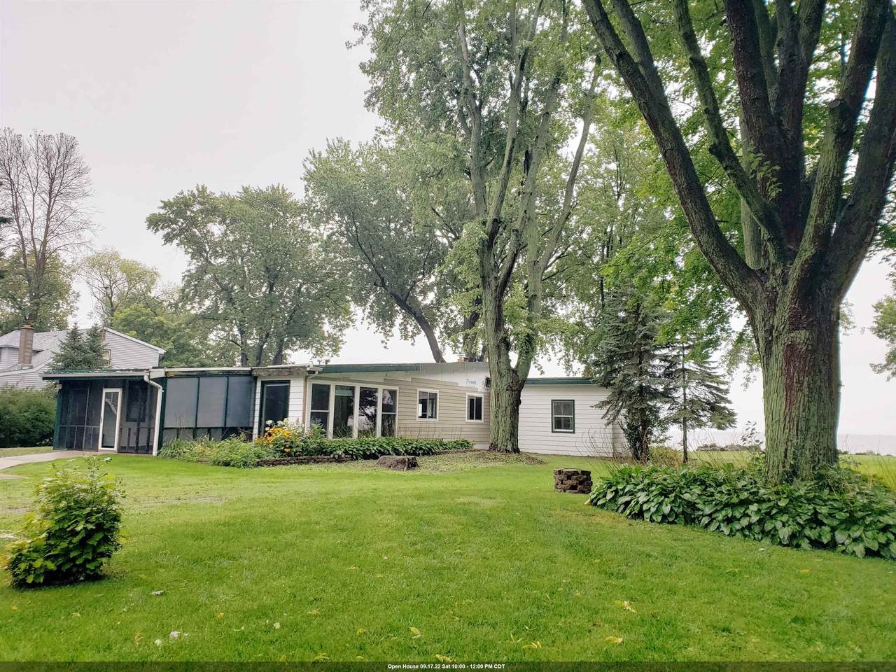 526 Plummers Harbor Road - Photo 1